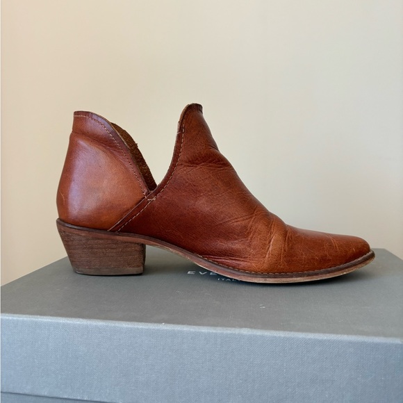 Steve Madden Austin Booties - Picture 9 of 15